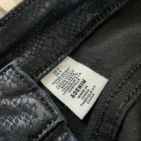 🔷 H&M High Rise Skinny Ankle Black & Blue Snakeskin Denim Jeans - Picture 6 of 8